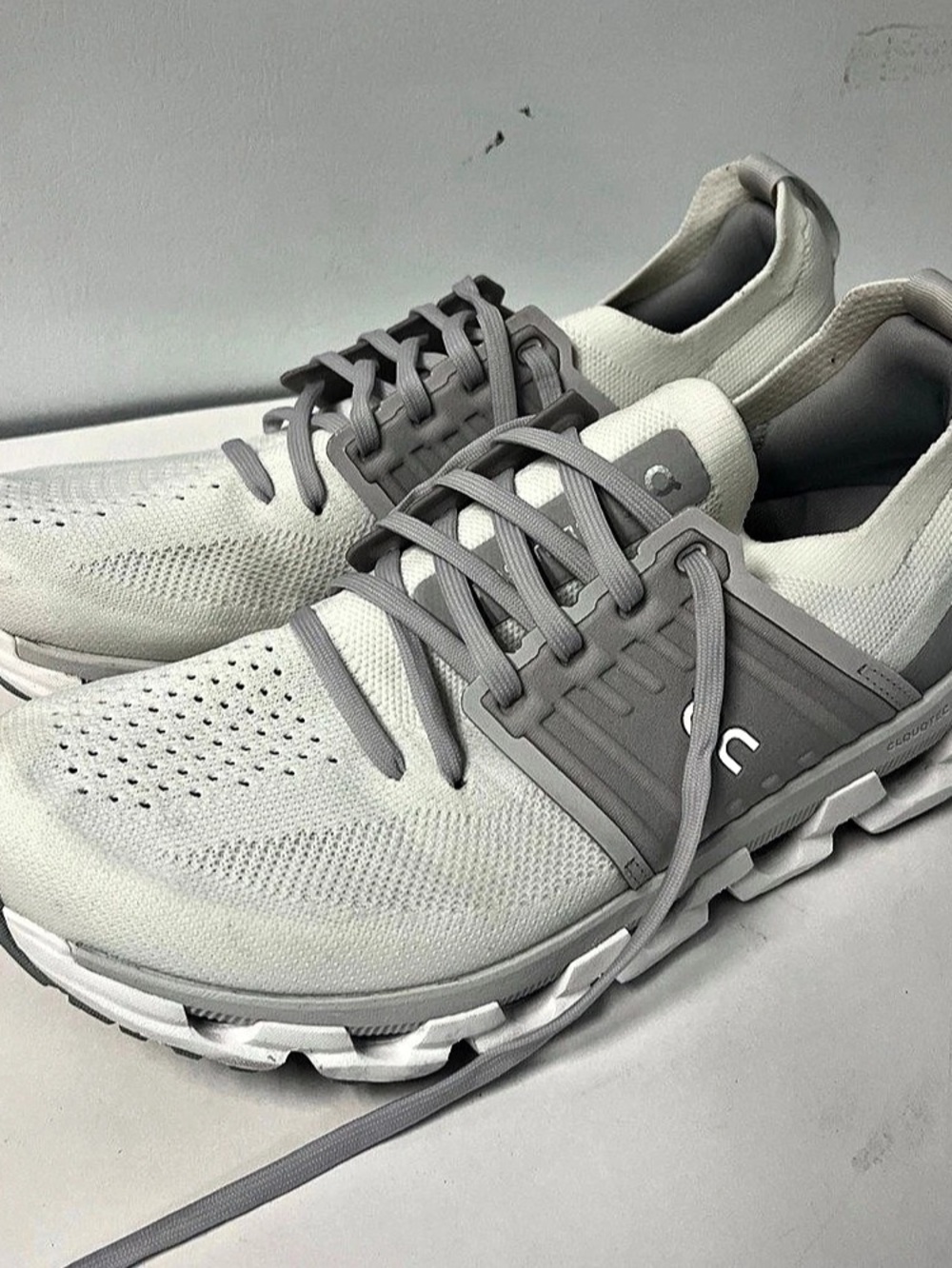 Women's On Cloud Size 10 / UK 8 / EU 42 White/Grey CloudTec Speedboard Helion